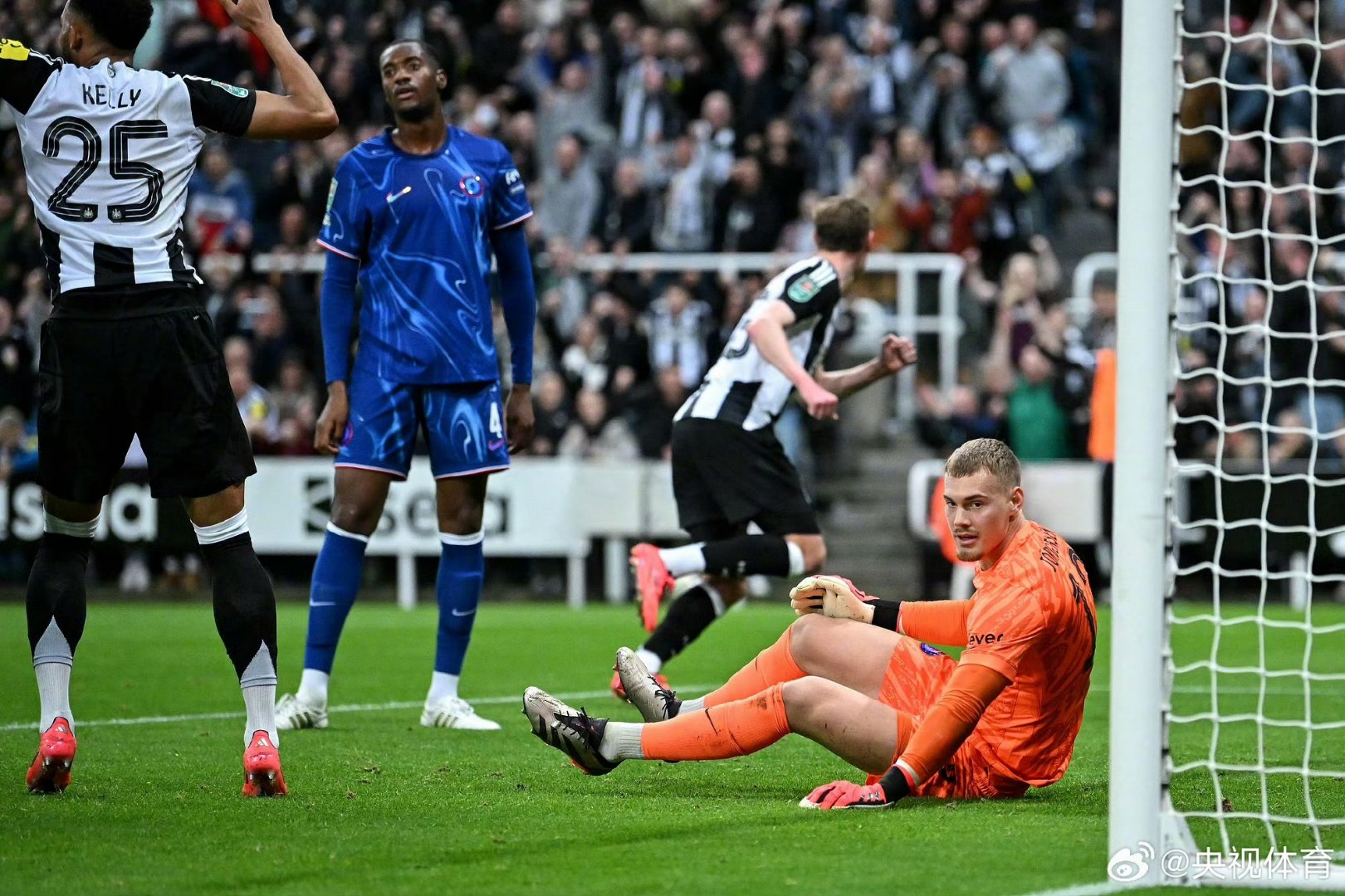 切尔西后卫助攻得分，帮助球队取胜