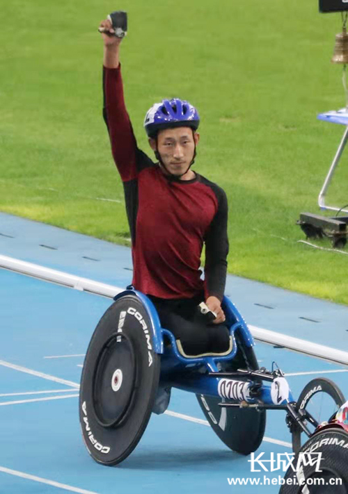 精湛技术实现突破，夺得金牌称雄赛场